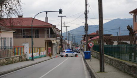 Δολοφονία στη Λάρισα: Κλειδώθηκε στην επιχείρησή του ο δράστης