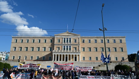 Πανελλαδική 24ωρη Απεργία ΑΔΕΔΥ Στις 18/2