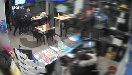 Νέα Φιλαδέλφεια: Βίντεο Από Την Επίθεση Με Τσεκούρι