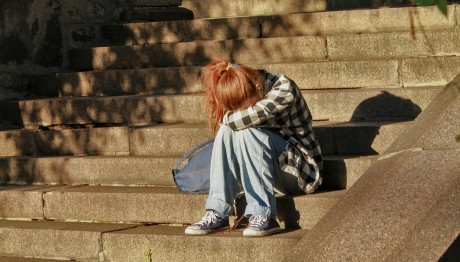 Μαθήτρια αποκάλυψε στην ψυχολόγο του σχολείου την κακοποίηση από τον πατέρα