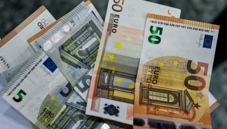 χρήματα ευρώ
