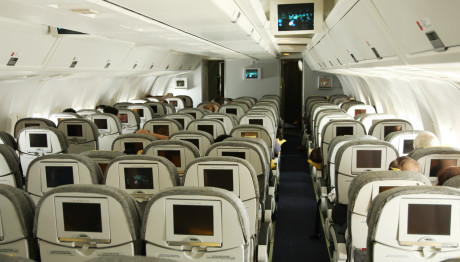 Πέθανε Σε Πτήση Και Έβαλαν Τη Σορό Δίπλα Σε Επιβάτες