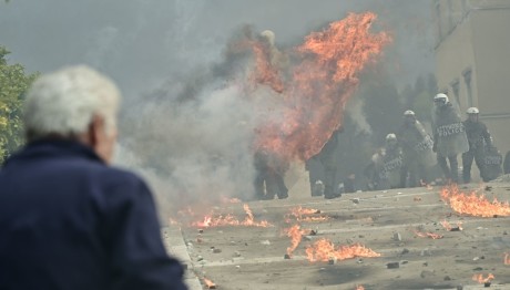 επεισόδια Βουλή