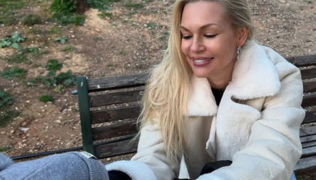 Βίκυ Κάβουρα: Η Νέα Έξοδος Με Την 8 Μηνών Κόρη Της