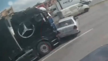 Χαϊδάρι: Βίντεο Από Καραμπόλα Με 5 Οχήματα Στη Λ. Αθηνών