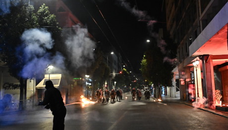 Τέμπη: Επεισόδια στο Σύνταγμα Μετά Το Συλλαλητήριο