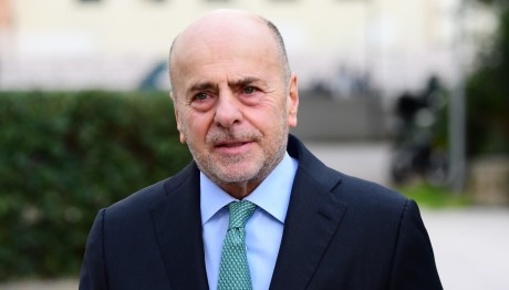 Είπε "όχι" σε Ολυμπιακό, τον… χρυσώνει ο Αλαφούζος με συμβόλαιο Ιωαννίδη!