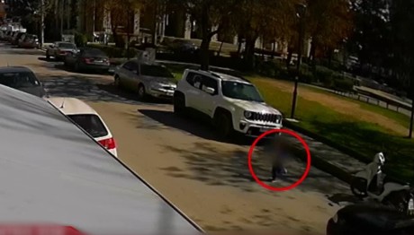 Λάρισα: Στη ΜΕΘ ο 3χρονος που παρασύρθηκε από ΙΧ - Σταθερή η κατάστασή του