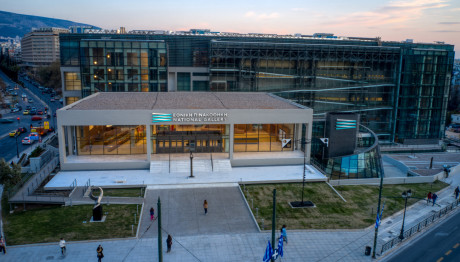 Βουλευτής της «Νίκης» σε κατάσταση αμόκ εισέβαλε στην Εθνική