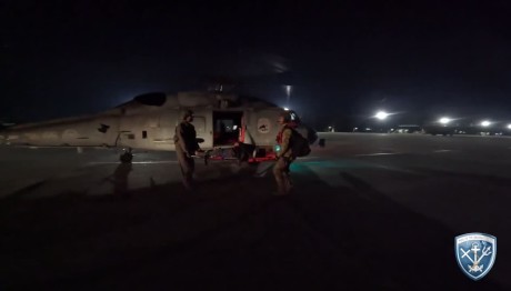 Μεταφορά Ασθενούς από Ελικόπτερο  Πολεμικού Ναυτικού