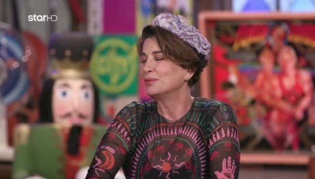 Με Ιδιαίτερο Καπέλο Στο Cash Or Trash Η Κατερίνα