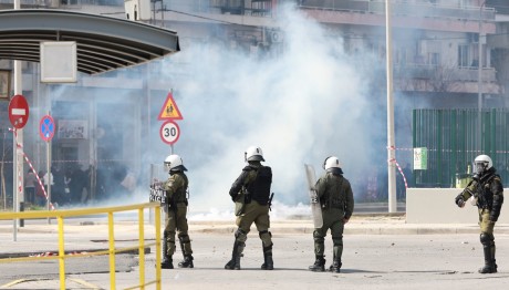 Θεσσαλονίκη επεισόδια με ΜΑΤ