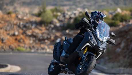 SYM ADXTG 400: Με κινητήρα ορόσημο