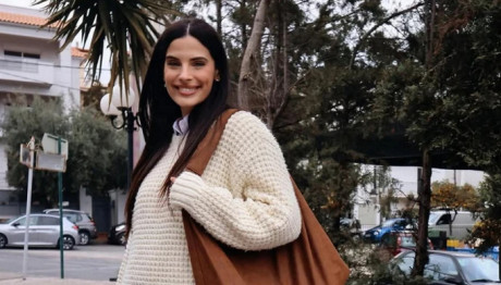 Χριστίνα Μπόμπα: Η απόδραση με τις δίδυμες κόρες της