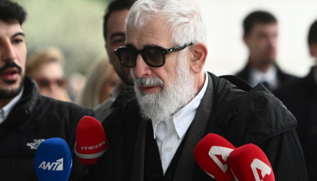 Δίκη Πέτρου Φιλιππίδη: Την Άρπαξε Από Τον Σβέρκο Με Βία Και…