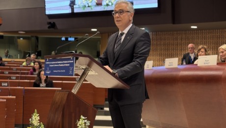 Ρουσόπουλος: Η Δημοκρατία Είναι Παλιά, Όχι Ξεπερασμένη