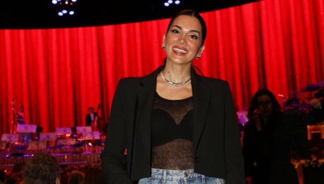 Σταματίνα Τσιμτσιλή: Για fitting στο ατελιέ της Celia Kritharioti