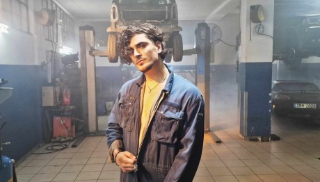 Λευτέρης Κρίκης: Κυκλοφόρησε το τραγούδι του «Φταίω»