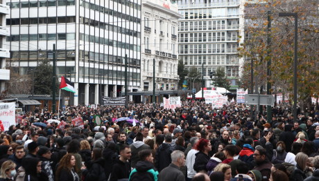 Απεργία 9 Απριλίου: Ποιοι Κατεβάζουν Ρολά