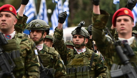 Δένδιας: Ανακοίνωσε Αυξήσεις Έως 20% Στους Ένστολους