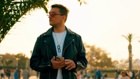 Θάνος Δαρούσης: Εντυπωσιάζει Το Νέο Του Βίντεο Κλιπ