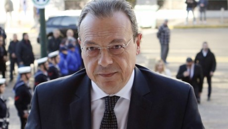 Στο Γήπεδο Με Τη Σύζυγό Του Ο Σωκράτης Φάμελλος