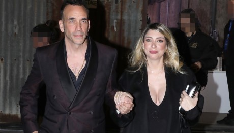 Μουζουράκης - Κόζαρη: Βραδινή έξοδος λίγο πριν γίνουν ξανά γονείς