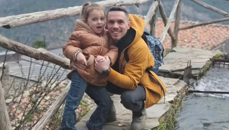 Πετρούνιας: Η τρυφερή φωτογραφία με την 5 ετών κόρη του