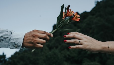 Εορτολόγιο 12 Απριλίου: Ποιοι γιορτάζουν σήμερα