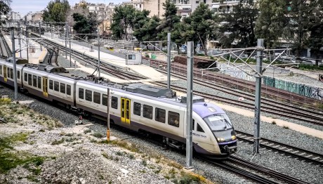 Χαλκίδα: Σύγκρουση Συρμού Προαστιακού Με Φορτηγό