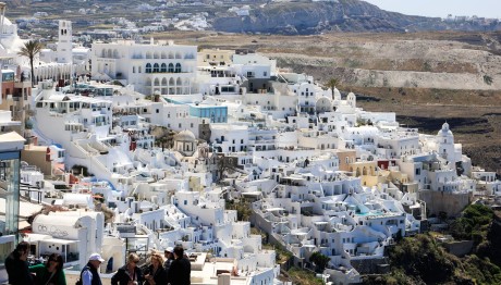Σαντορίνη: Νεκρή Εργαζόμενη Που Καταπλακώθηκε Από Κρεβάτι