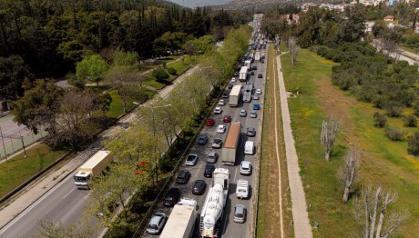 Μεγάλη έξοδος των εκδρομέων του Πάσχα - Κίνηση σε λιμάνια και διόδια