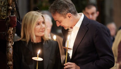 Μητσοτάκης: Με Τη Μαρέβα Γκραμπόφσκι Στην Τήνο Για το Πάσχα