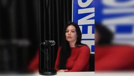 Μαρία Κορινθίου: Είμαι Το Μαύρο Πρόβατο Και Πολεμήθηκα