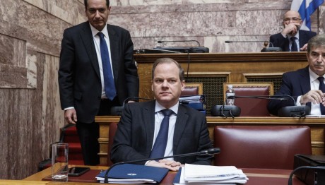 Τέμπη: Στη Βουλή Δικογραφία Για Καραμανλή - Σπίρτζη