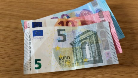 Επίδομα 250 Ευρώ: Ποιοι Είναι Δικαιούχοι - Πότε Καταβάλλεται