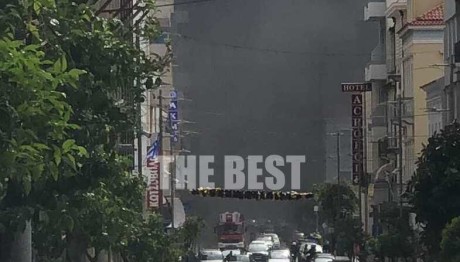 Φωτιά Σε Κατάστημα Στην Πάτρα - Εκκενώθηκε Ξενοδοχείο