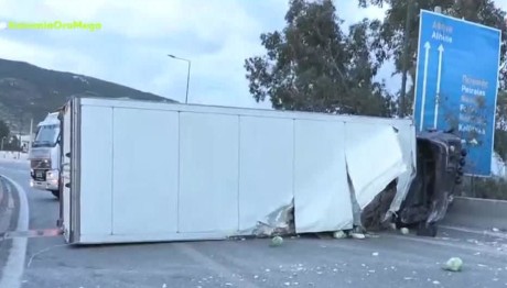 Τροχαίο Σακαραμαγκά: Ανετράπη Νταλίκα