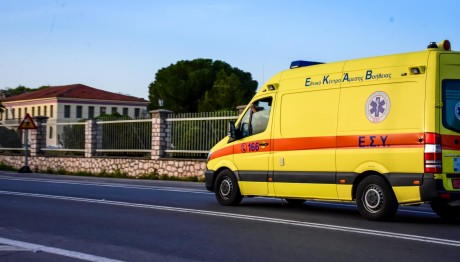 Θεσσαλονίκη: Γυναίκα Καταπλακώθηκε Από Καγκελόπορτα