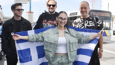 Klavdia: Αναχώρησε για την Ελβετία η ελληνική αποστολή της Eurovision