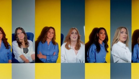 Καίτη Γαρμπή: Επανακυκλοφορεί Το Επιτέλους Με Άλλες Γυναίκες