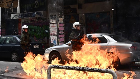 Eξάρχεια: Επεισόδια Με Τραυματισμούς Αστυνομικών
