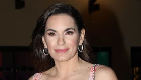 Όλγα Κεφαλογιάννη: Chic εμφάνιση σε εγκαίνια καταστήματος