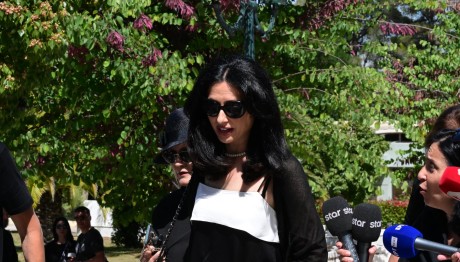 Κηδεία Νίκου Γαλανού: Συντετριμμένη Η Σύντροφός Του, Έλενα