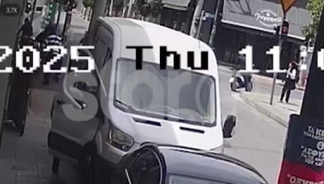 Καμίνια: Οδηγός ΙΧ Παρασύρει Μηχανή Κι Εξαφανίζεται- Βίντεο