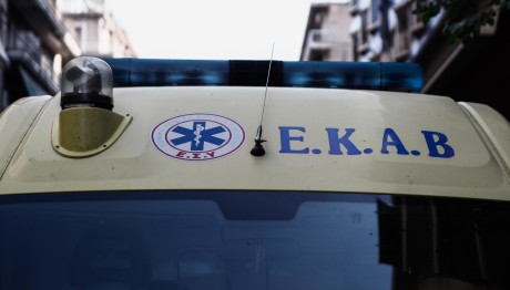 Τροχαίο στον Κηφισό: Αυτοκίνητο καρφώθηκε σε διαχωριστικό στηθαίο
