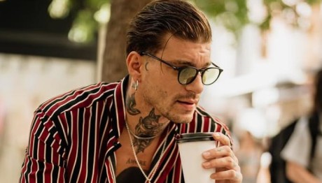 Στηβ Μιλάτος: Ερωτευμένος Ξανά - Ποια Είναι Η Σύντροφός Του