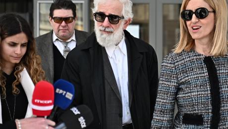 Δίκη Φιλιππίδη: Με Τον Πέτρο Είχαμε Σχέση, Δεν Είναι Βιαστής