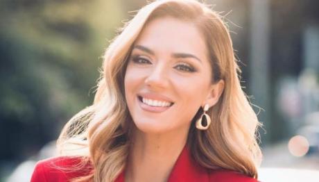 Λασκαράκη για Πανελλήνιες: «Κούνια Που Μας Κούναγε»