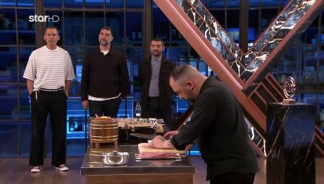 MasterChef: Ο Νίκος Πολιτάκος Δείχνει Πώς Να Φτιάξουν Σούσι